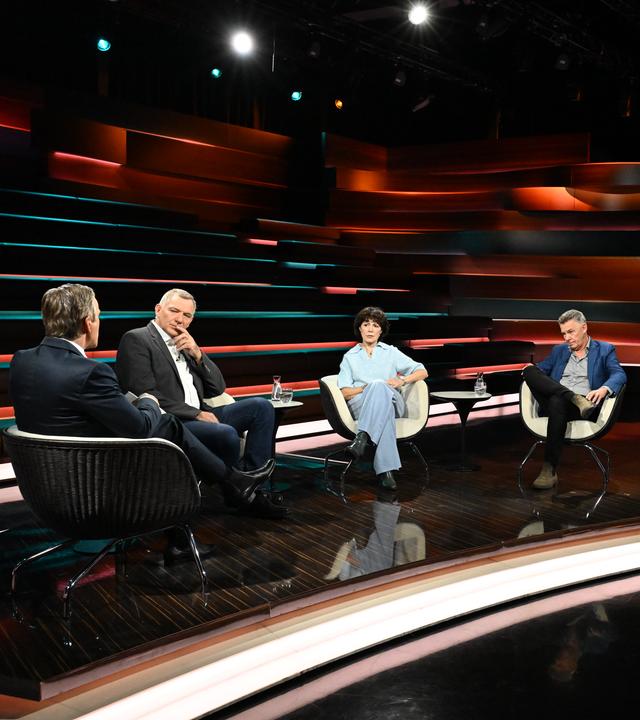 Markus Lanz vom 11. September 2025: Markus Lanz,  Jan van Aken, Sabine Adler, Ruud Koopmanns und per Schalte Elmar Theveßen