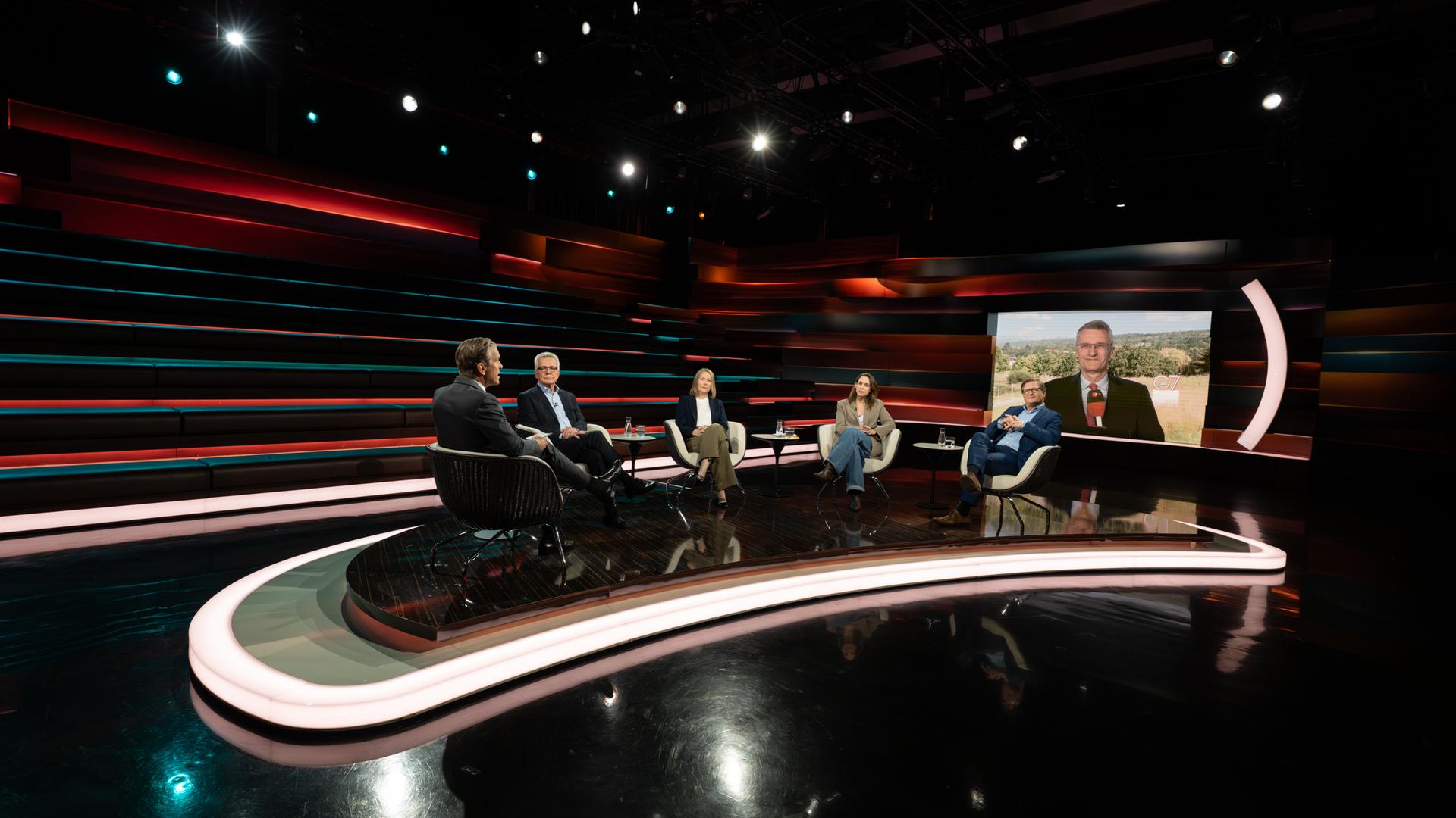 Markus Lanz vom 15. Juni 2026: Markus Lanz, Thomas de Maizière, Sabine Rennefanz, Natalie Amiri, Michael Bröcker, Elmar Theveßen (zugeschaltet)