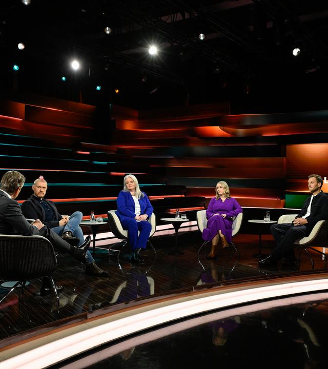 Markus Lanz vom 16. Dezember 2025: Markus Lanz, Sascha Lobo, Katharina Zweig, Judith Simon, Leon Windscheid 