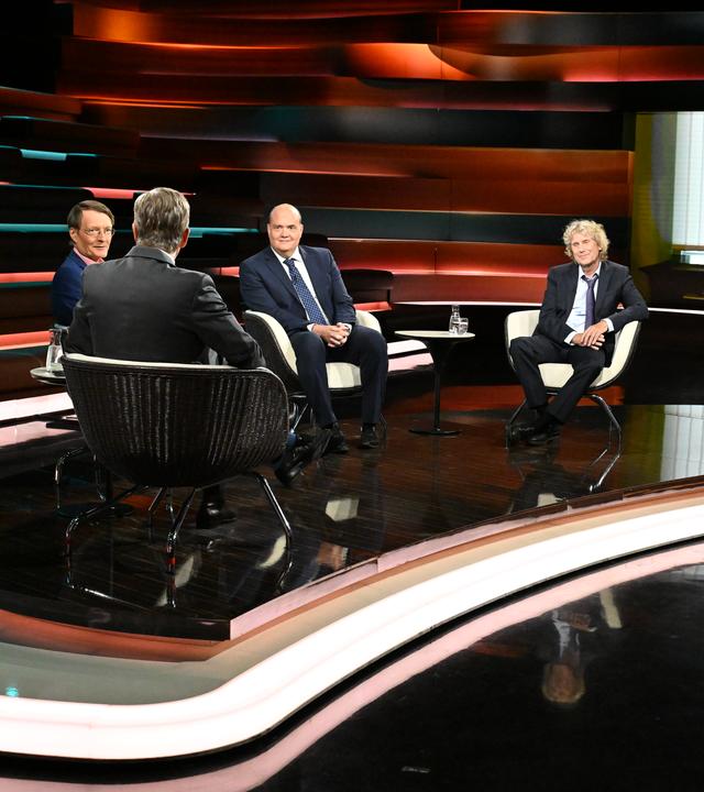 Markus Lanz vom 2. Juni 2026: Karl Lauterbach, Markus Lanz, Robin Alexander, Bernd Raffelhüschen, Marie-Agnes Strack-Zimmermann