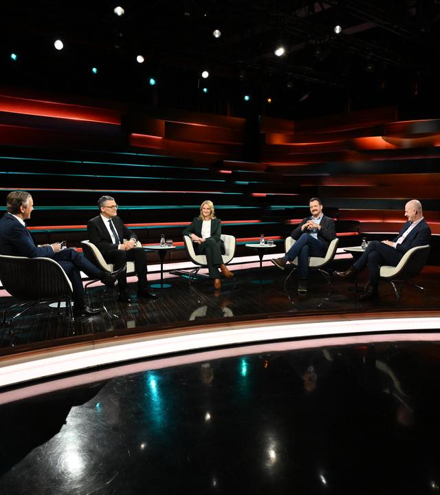 Markus Lanz vom 25. November 2025: Markus Lanz, Roderich Kiesewetter, Kerstin Münstermann, Moritz Gathmann, Christian Mölling, Elmar Theveßen (zugeschaltet)