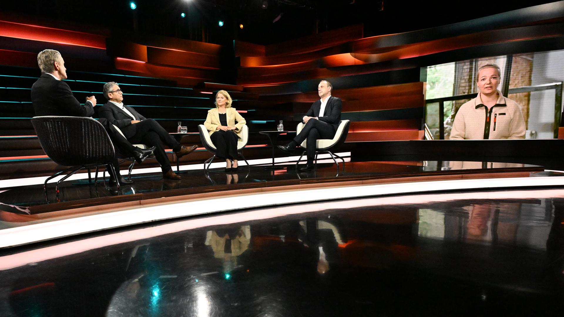 Markus Lanz vom 26. Mai 2026: Markus Lanz, Sigmar Gabriel, Kristina Dunz, Peter Neumann und in der Schalte Susanne Petersohn