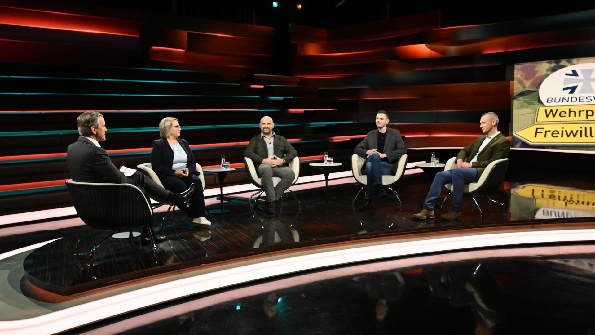 Markus Lanz vom 3. März 2026: Markus Lanz, Dunja Neukam, Andreas Rückewoldt, Marc Hinzmann, Marcel Bohnert