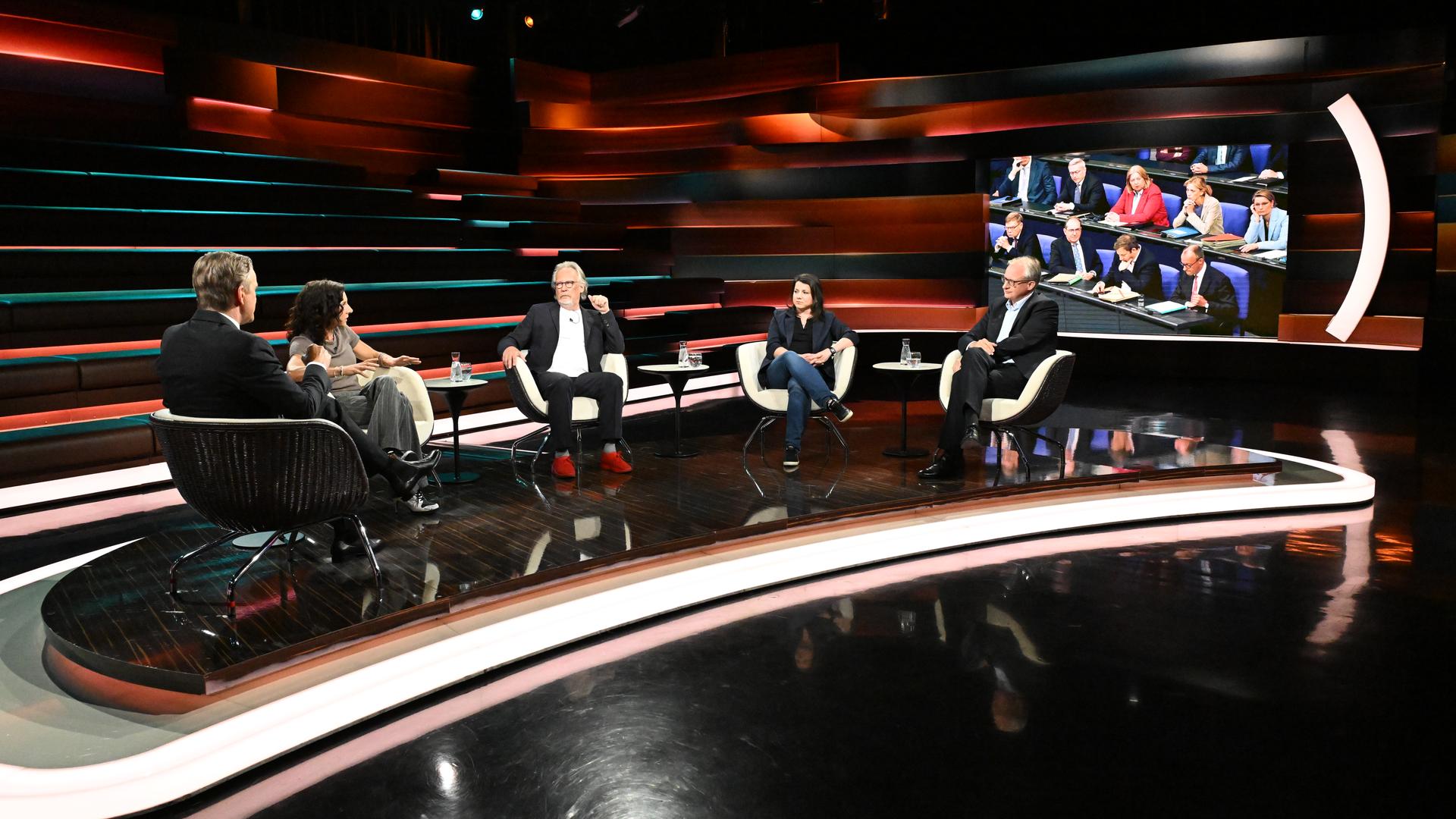 Markus Lanz vom 4. Juni 2026: Markus Lanz, Juli Zeh, Harald Martenstein, Katja Hoyer, Albrecht von Lucke