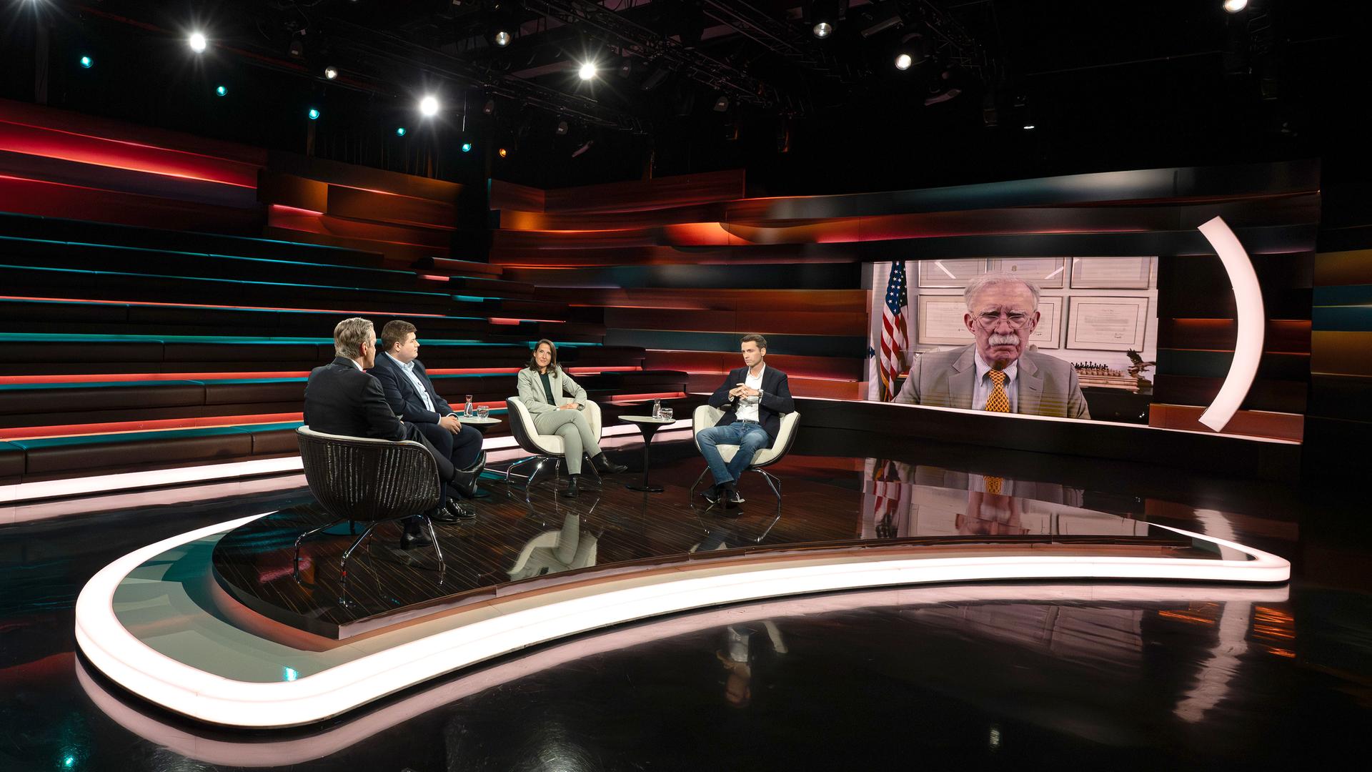 Markus Lanz vom 9. Juni 2026: Markus Lanz, Johannes Volkmann, Marina Kormbaki, Andreas Audretsch, John Bolton (zugeschaltet)