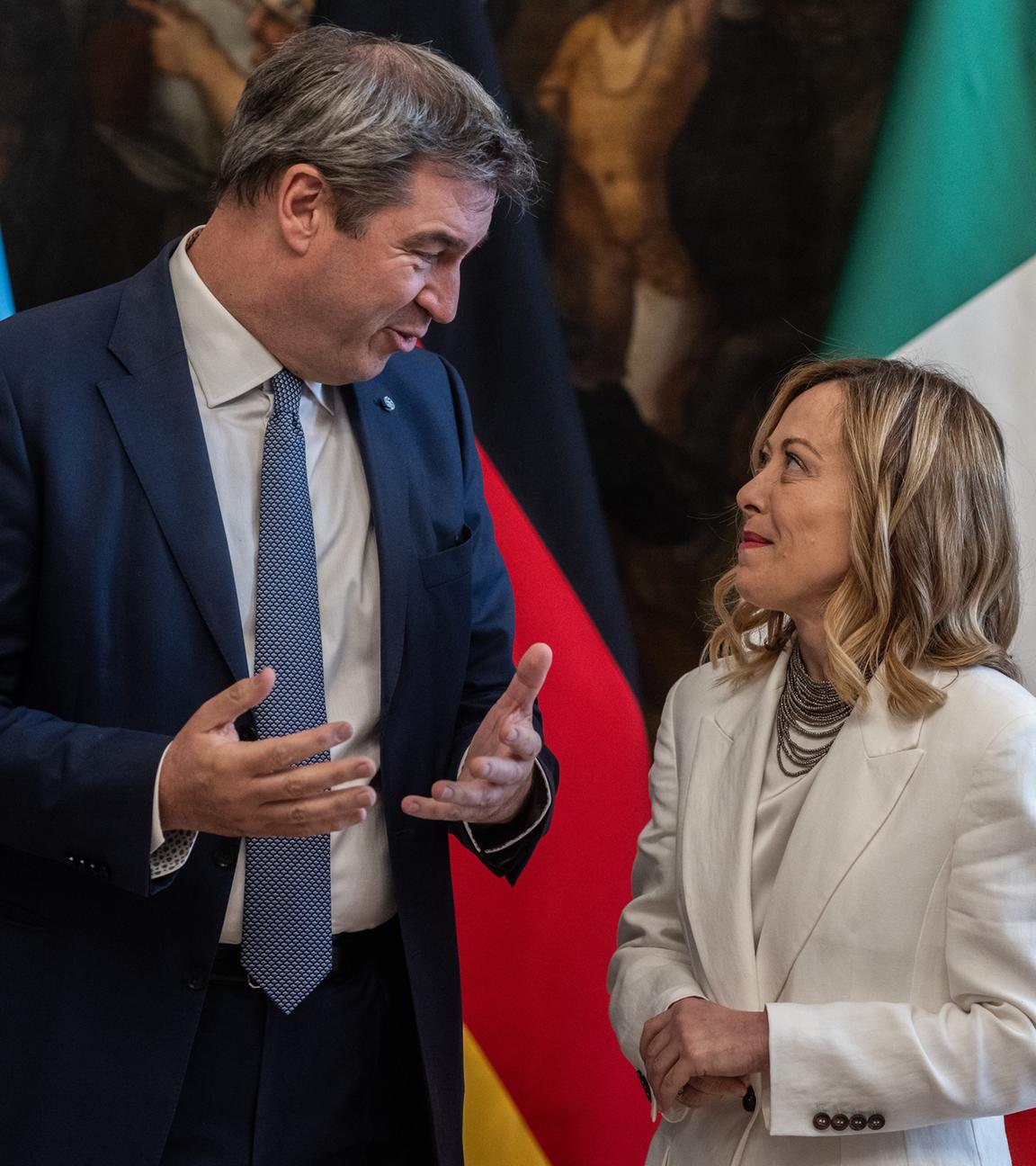 Markus Söder wird von der italienischen Regierungschefin Giorgia Meloni zu einem Treffen im Palazzo Chigi in Rom empfangen am 10.05.2024.