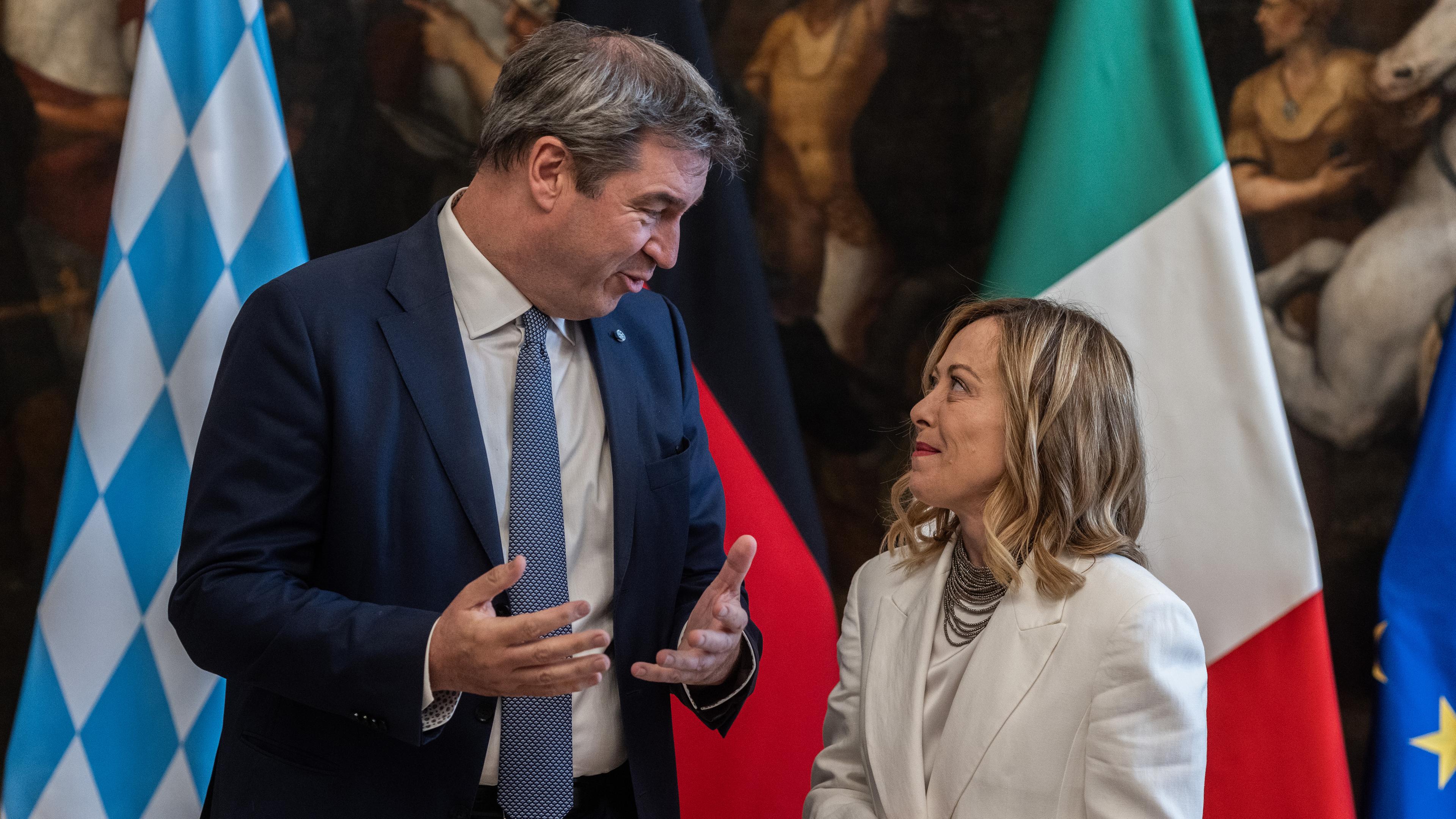 Markus Söder wird von der italienischen Regierungschefin Giorgia Meloni zu einem Treffen im Palazzo Chigi in Rom empfangen am 10.05.2024.