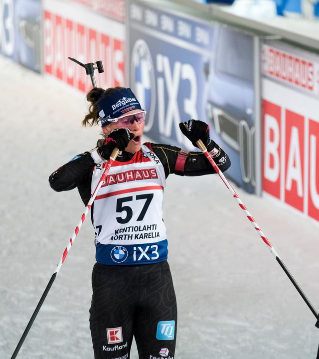 Marlene Fichtner aus Deutschland während des 15-km-Einzelrennens der Frauen beim Biathlon-Weltcup. 