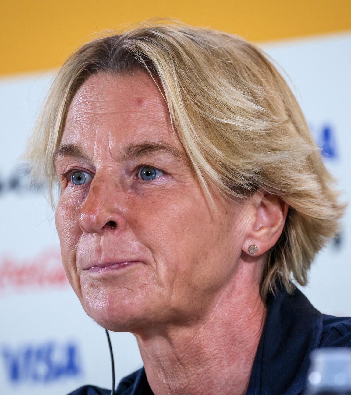 Die deutsche Bundestrainerin Martina Voss-Tecklenburg spricht während einer Pressekonferenz in Sydney am 29. Juli 2023, am Vorabend des Frauenfußball-WM-Spiels zwischen Deutschland und Kolumbien.