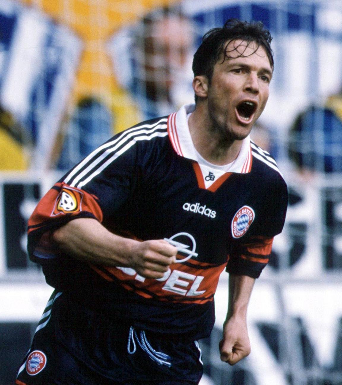 Lothar Matthäus bejubelt sein Tor gegen Bielefeld 1998.