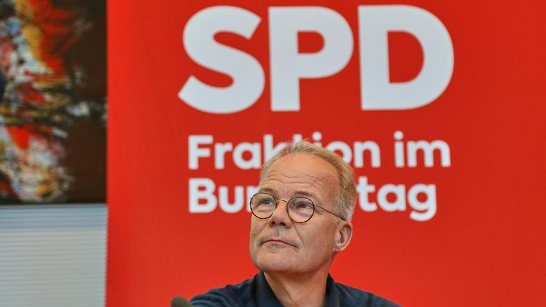 Deutscher Bundestag: SPD-Fraktionssitzung: Matthias Miersch, SPD