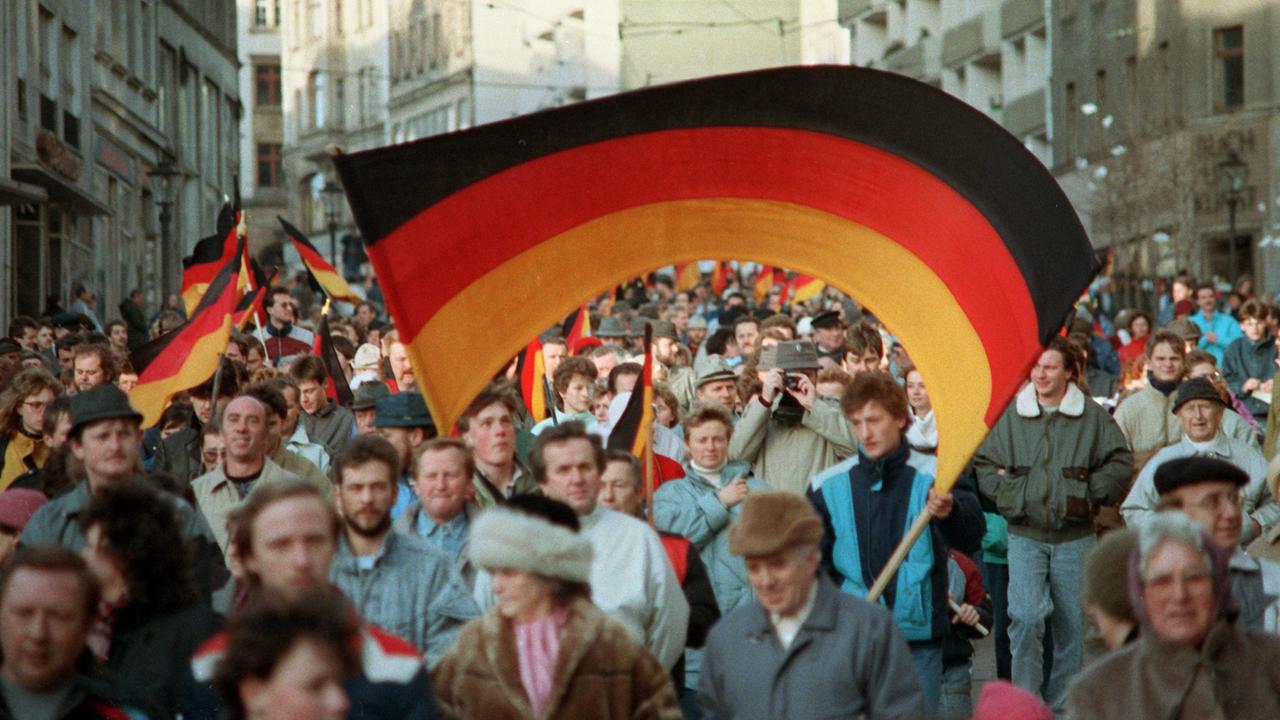 "Mauerfall '89 - ungefiltert": Eskalation - ZDFmediathek