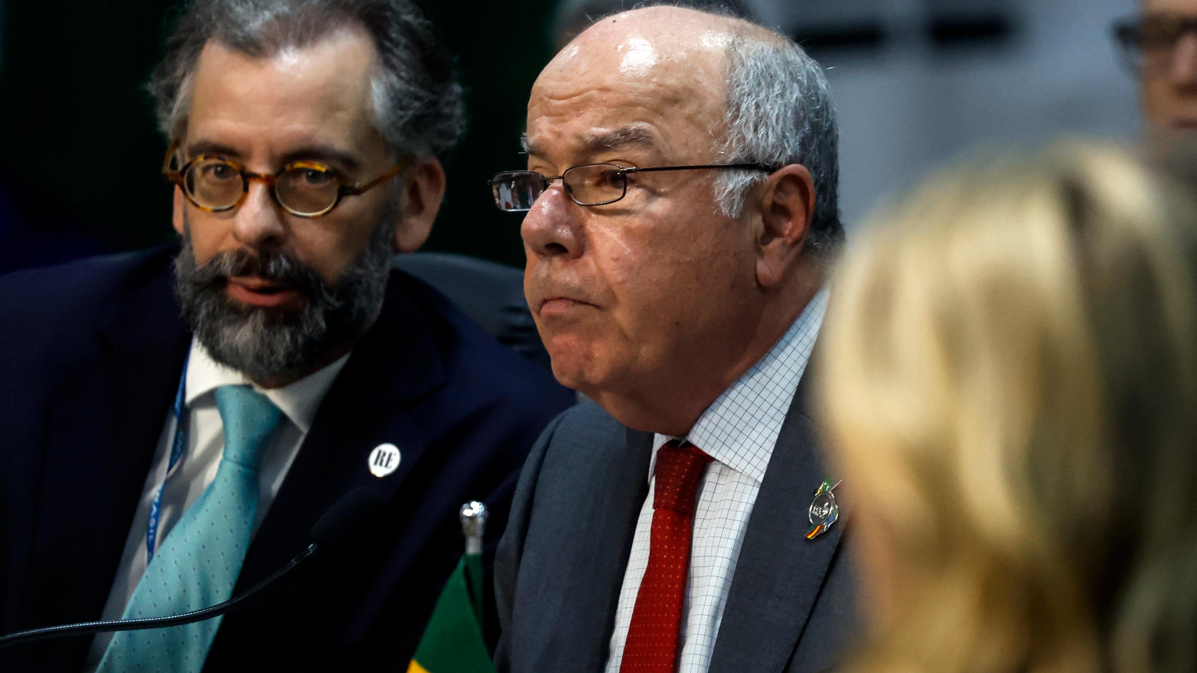 Der brasilianische Außenminister Mauro Vieira führt den Vorsitz bei der Eröffnung des G20-Außenministertreffens in Rio de Janeiro, Brasilien, am 21.02.2024. 