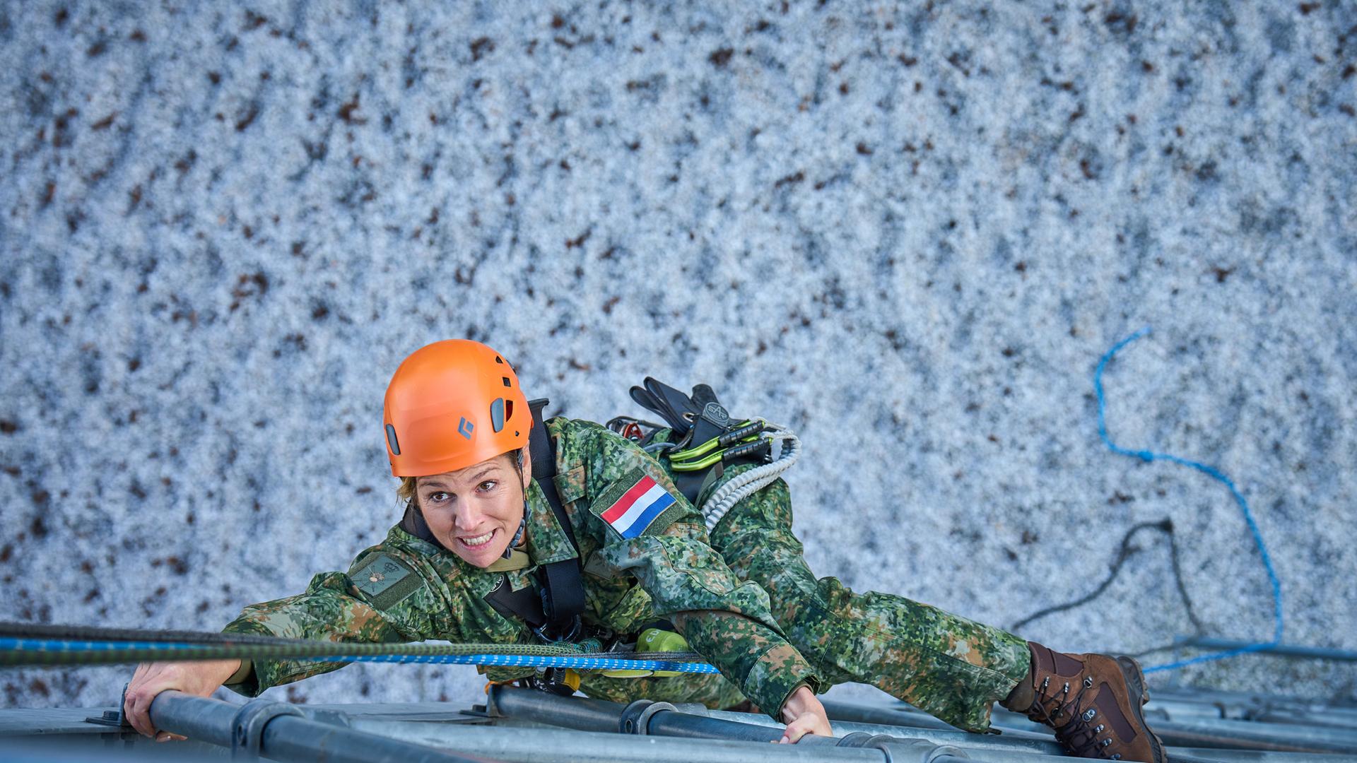 Königin Maxima freiwillig beim Militär