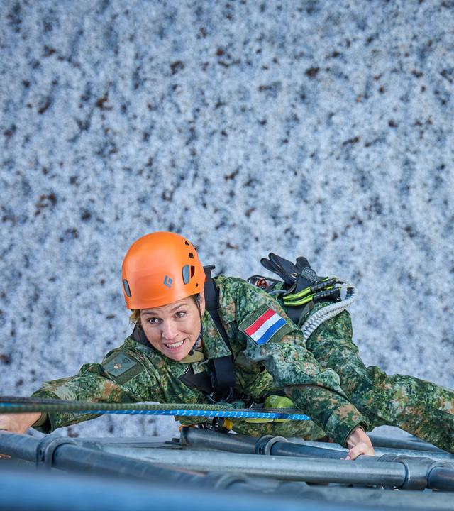 Königin Maxima freiwillig beim Militär