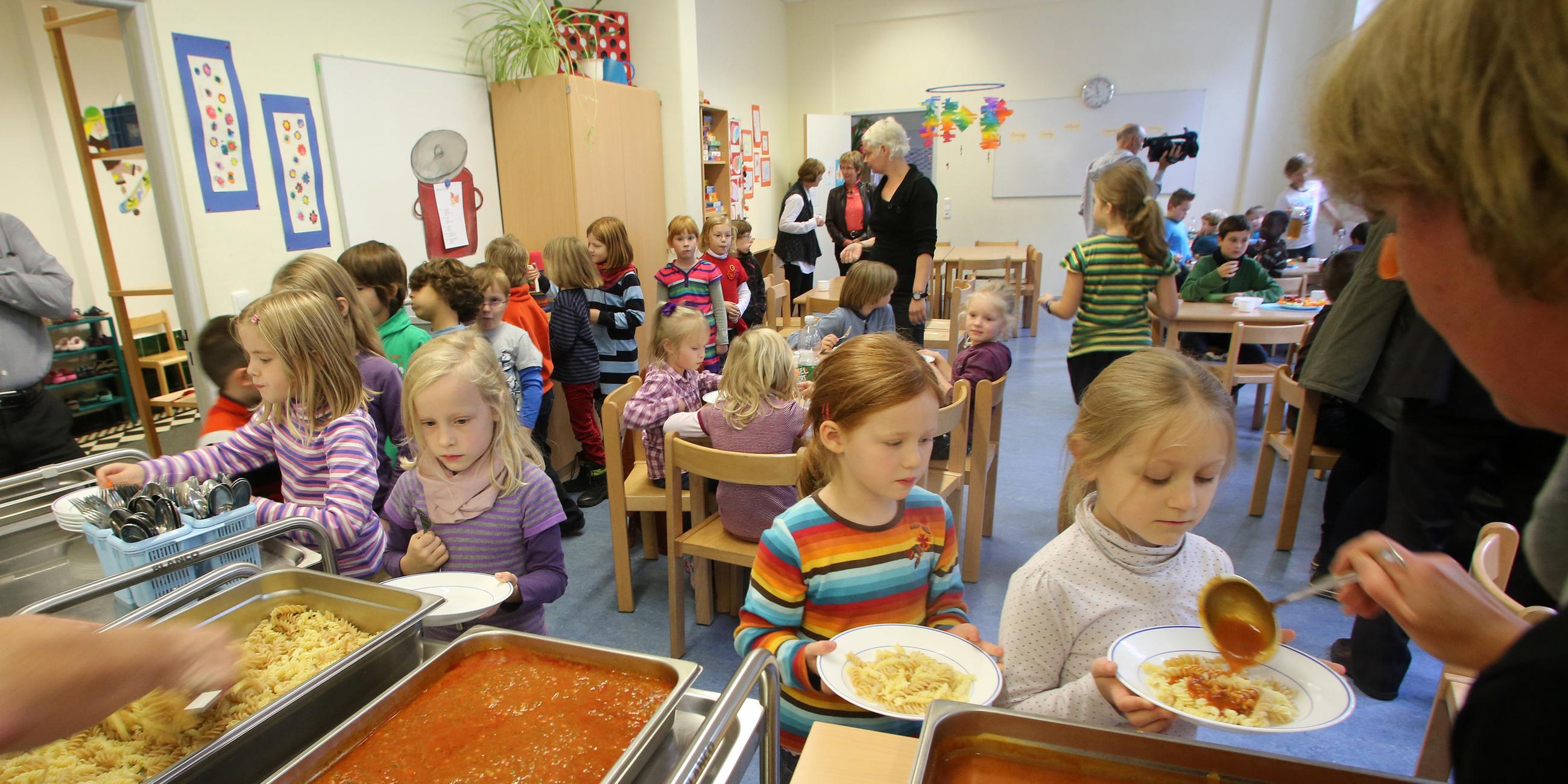 Aus Kostengründen wird an Freiburger Grundschulen nur noch vegetarisches Essen angeboten.