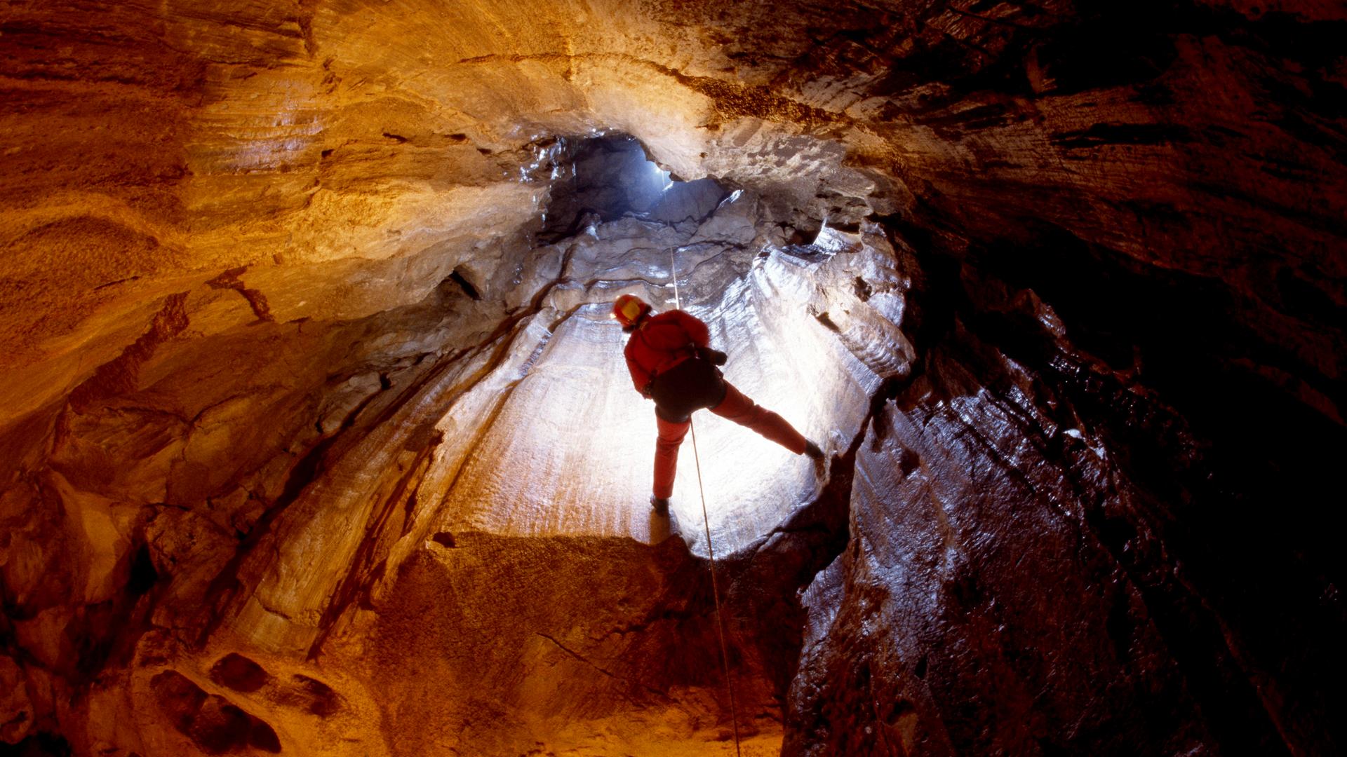 "Menschen im Karst - Leben zwischen Himmel und Hölle" - Suche nach dem verschwundenen Fluss.