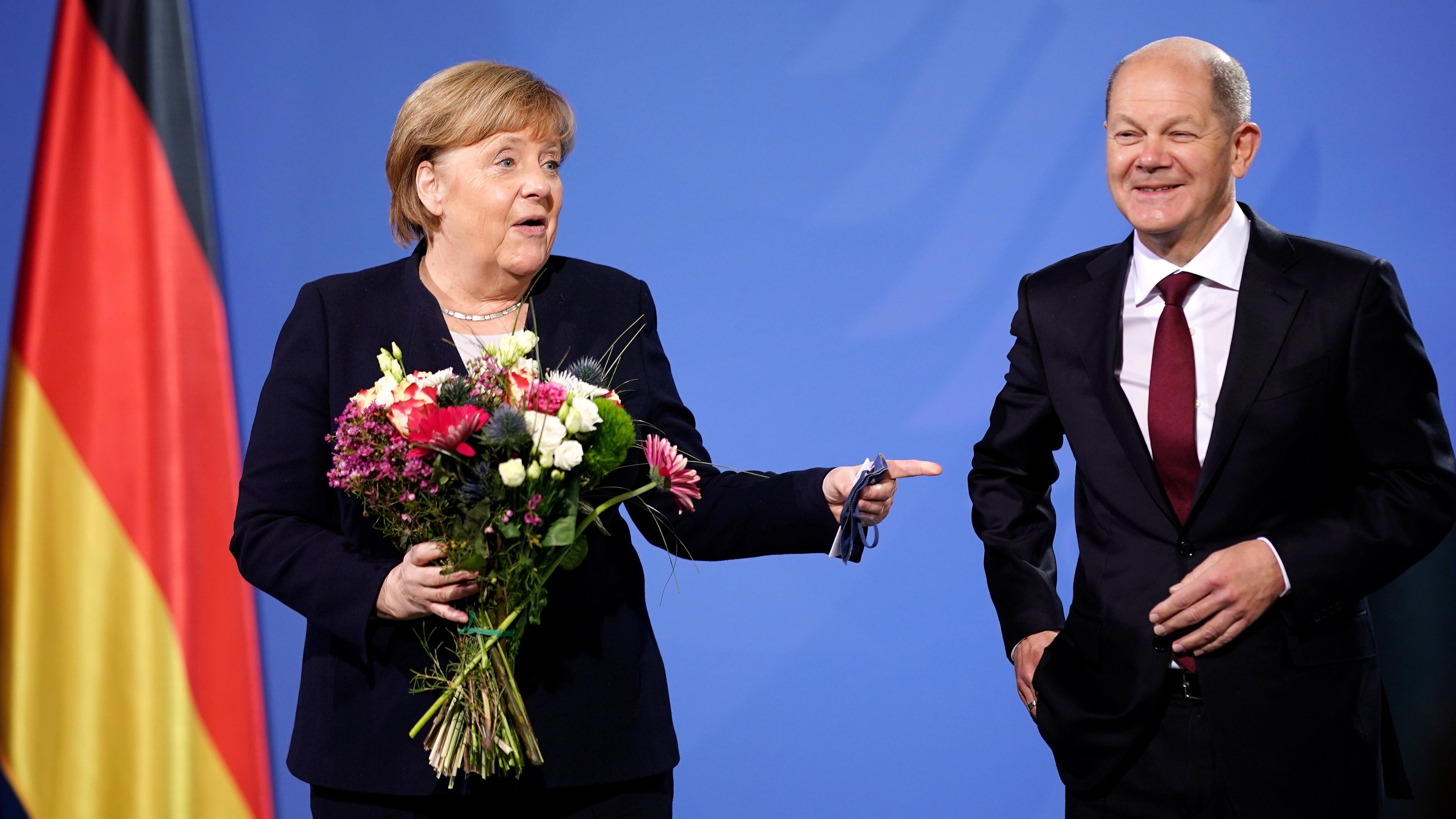 Amtsübergabe von Angela Merkel an Olaf Scholz