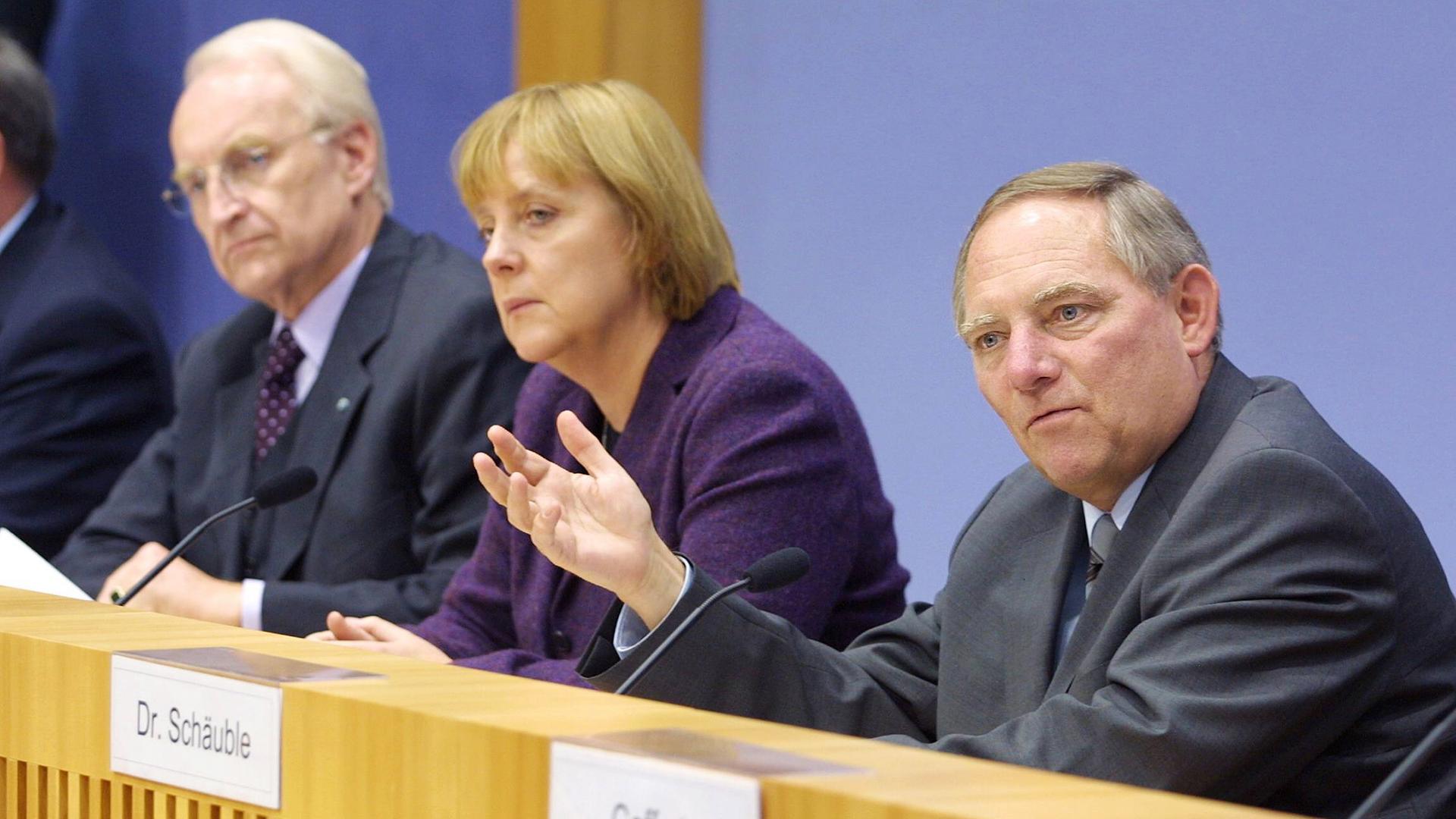 Angela Merkel, Edmund Stoiber (l.) und Wolfgang Schäuble