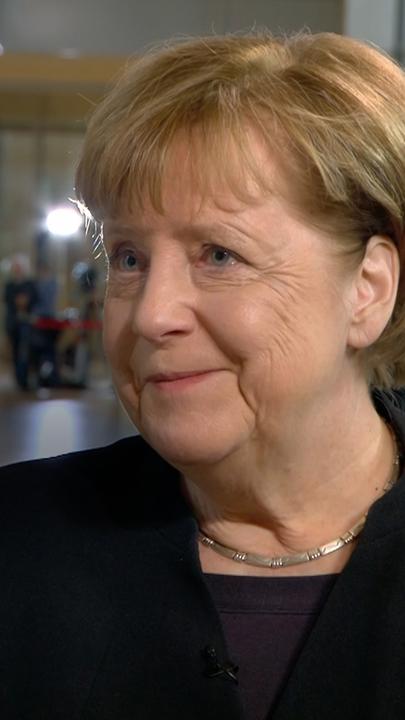 Angela Merkel während eines Interviews mit dem ZDF.