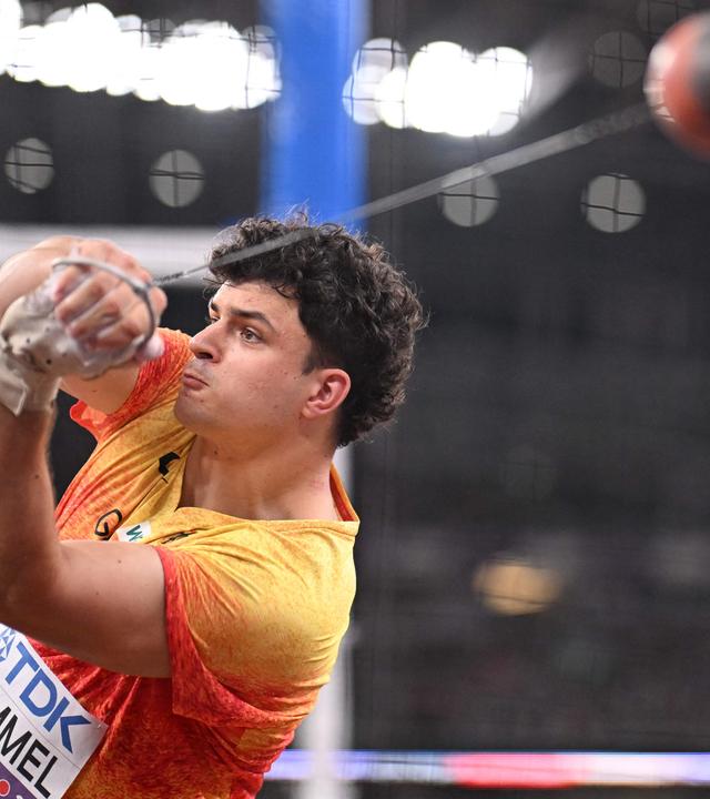 Merlin Hummel holt bei der Leichtathletik-WM in Tokio im Hammerwerfen die Silbermedaille.