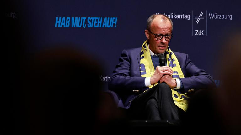 Bundeskanzler Friedrich Merz während einer Podiumsdiskussion auf dem 104. Katholikentag in Würzburg am 15.05.2026.
