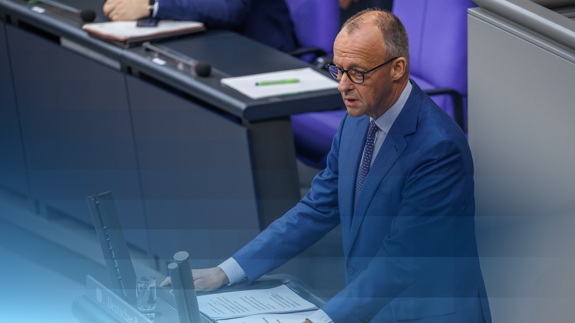Bundeskanzler Friedrich Merz vor dem Bundestag