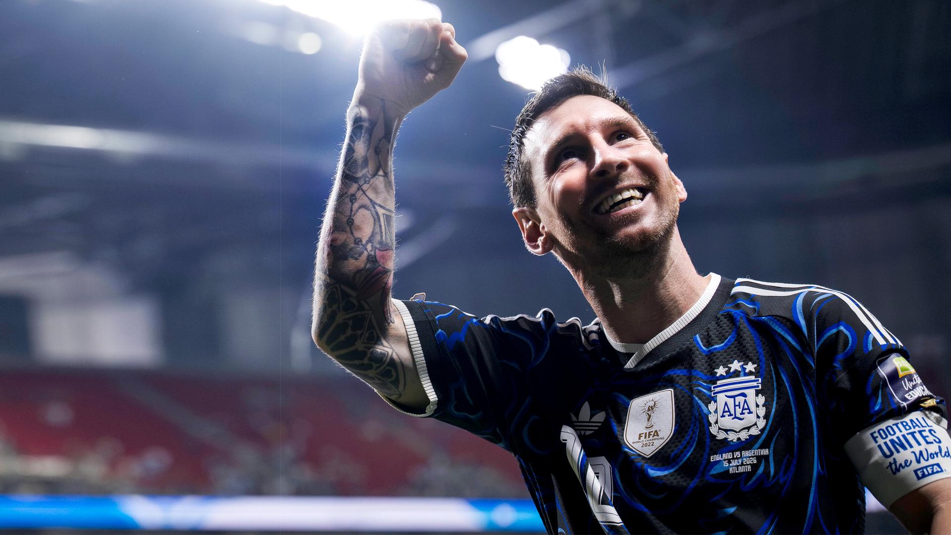 Lionel Messi aus Argentinien feiert den Sieg im Halbfinale der FIFA-Weltmeisterschaft 2026 über England