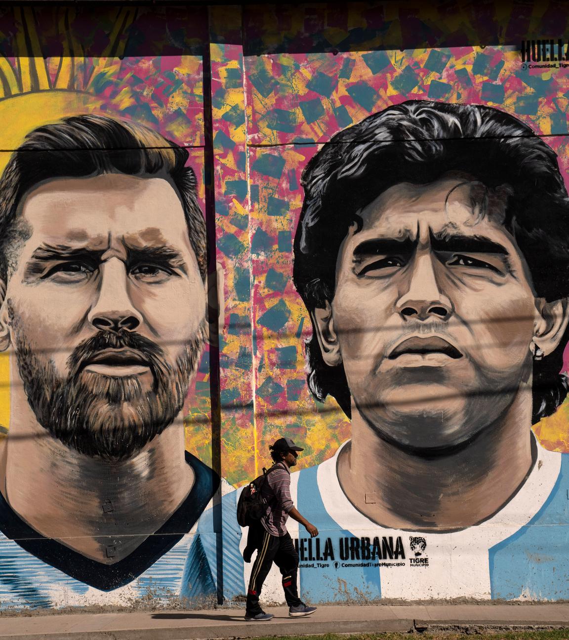 Wandbild mit Lionel Messi und Diego Maradona in Buenos Aires