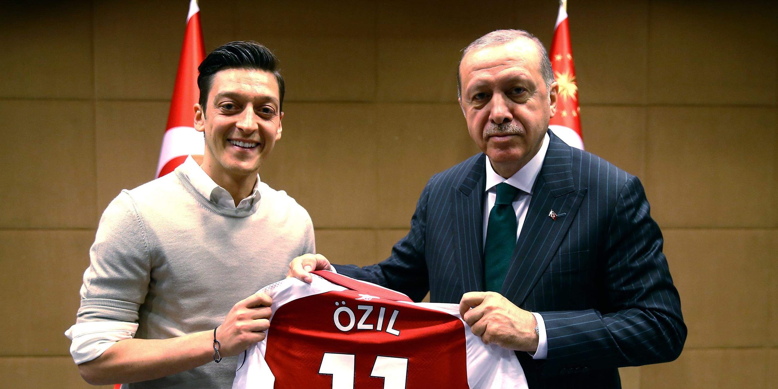 Mesut Özil und Recep Erdogan in London