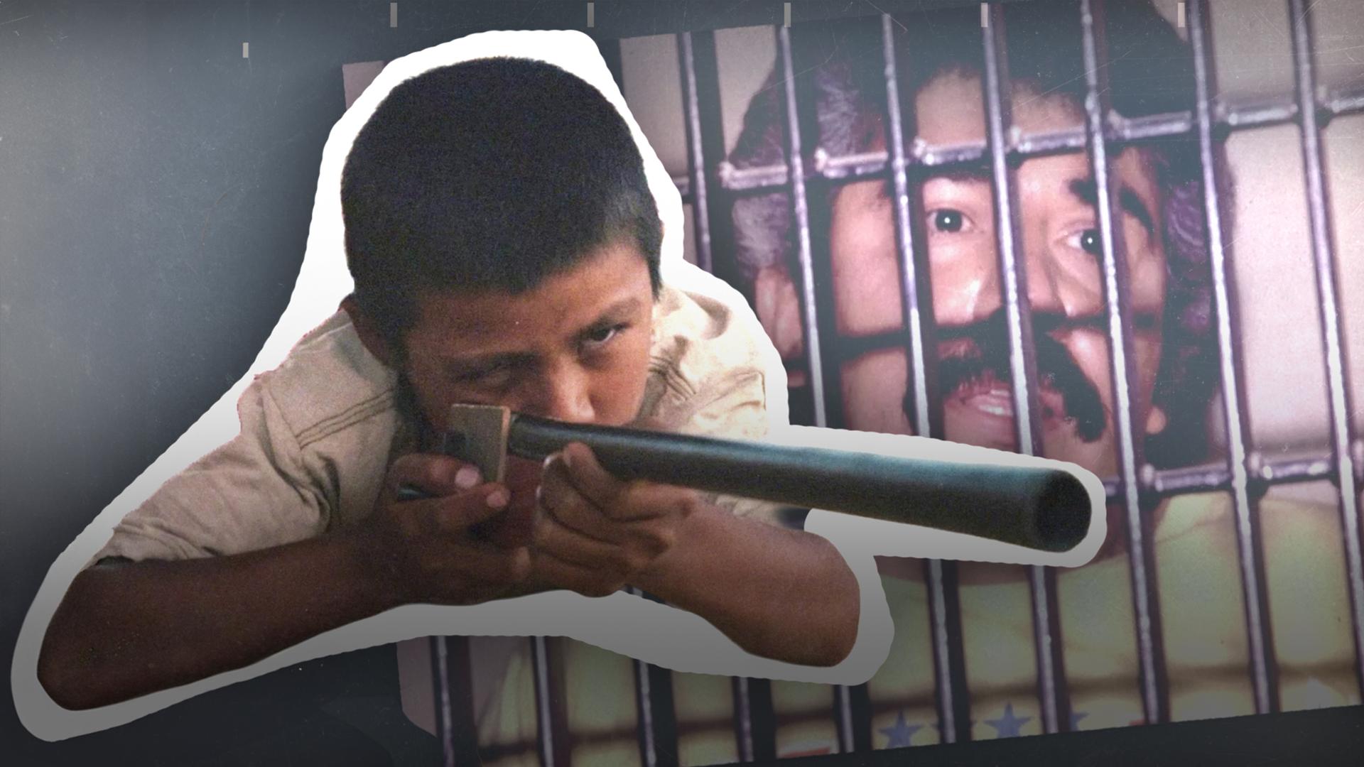 Junge mit Waffe vor Mann hinter Gitter (Montage).