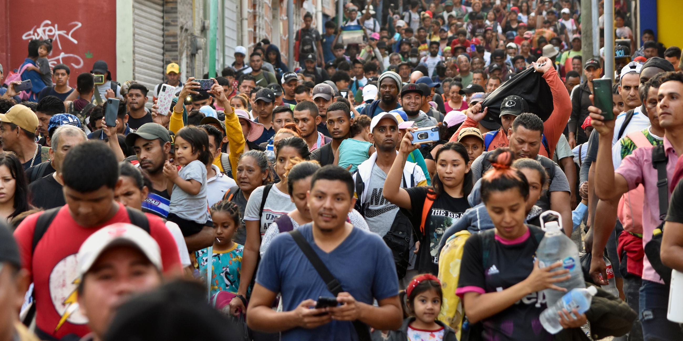 Migranten starten Protestmarsch durch Mexiko