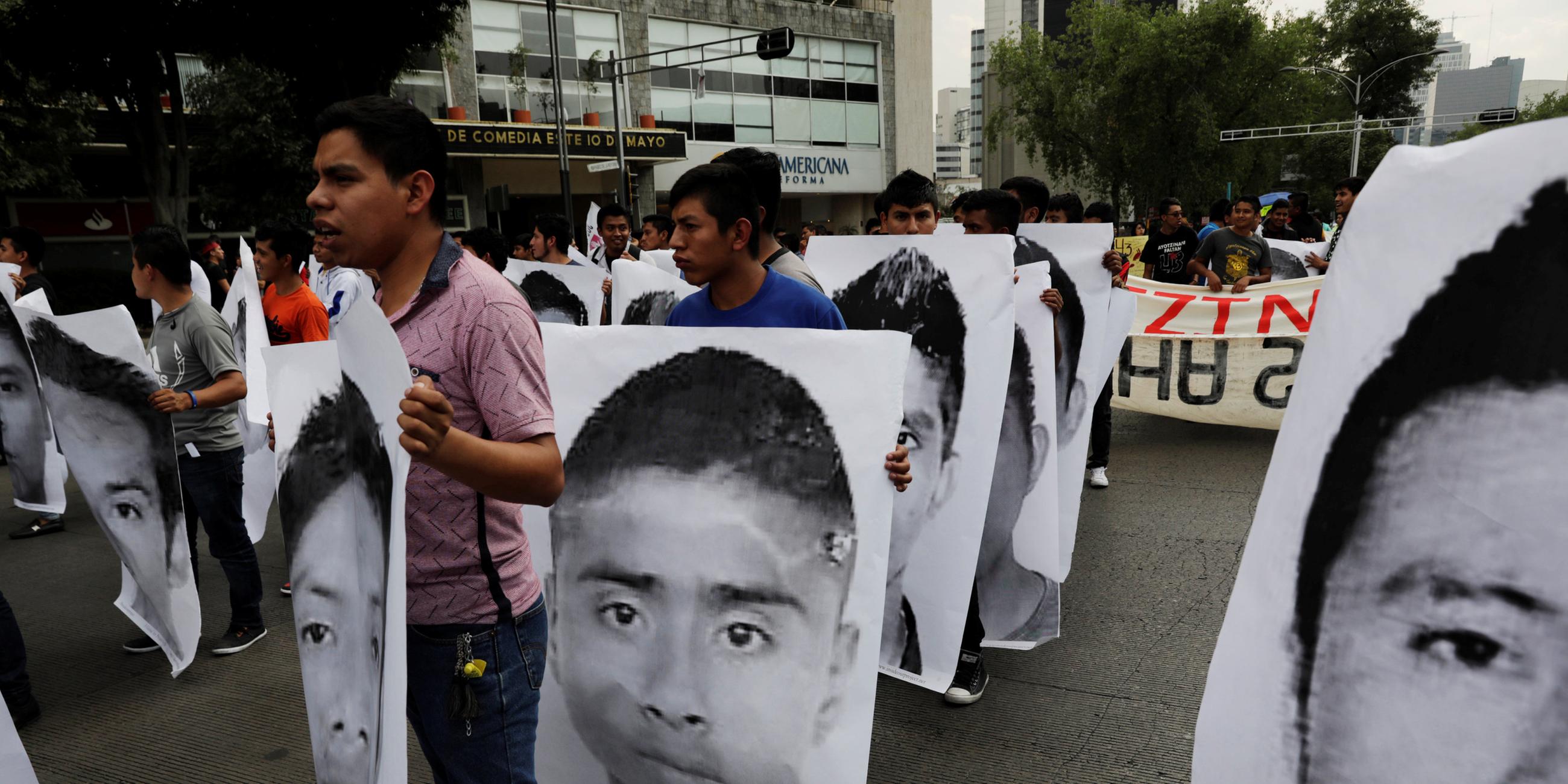 Mexiko Tausende gegen Gewalt