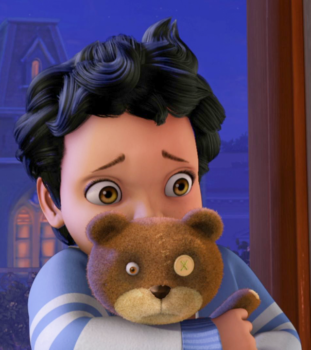 Michael umklammert ängstlich seinen Stoffteddy.