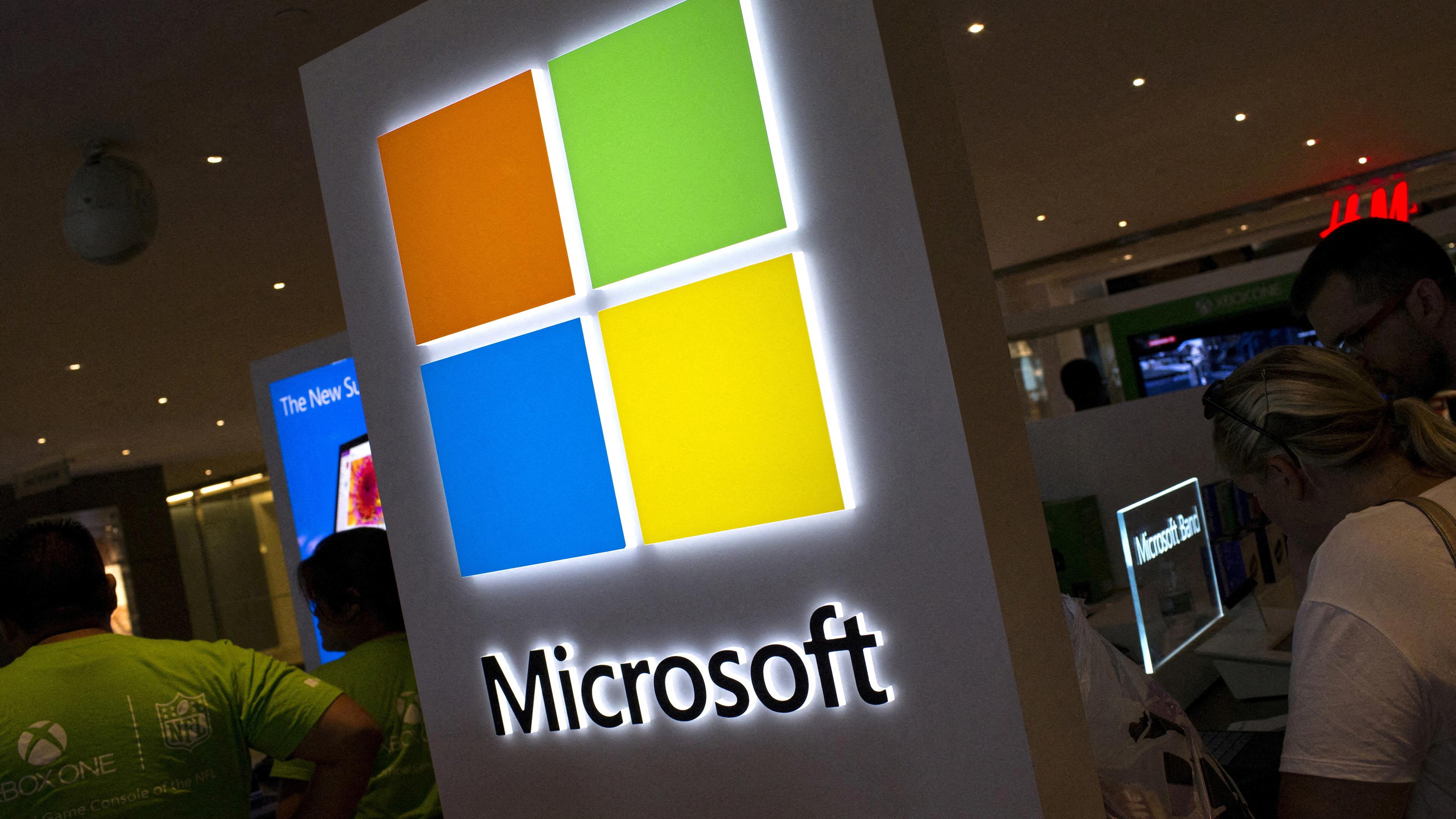 Archiv: Das Microsoft-Logo ist im Microsoft Store in New York City zu sehen