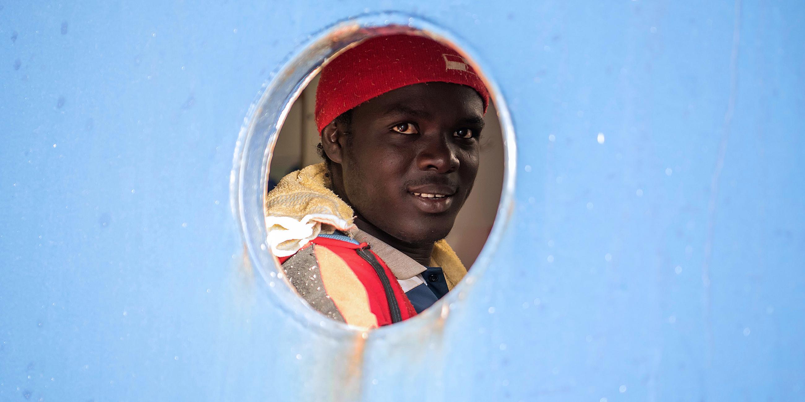 Migrant an Bord der Sea-Eye im Mittelmeer