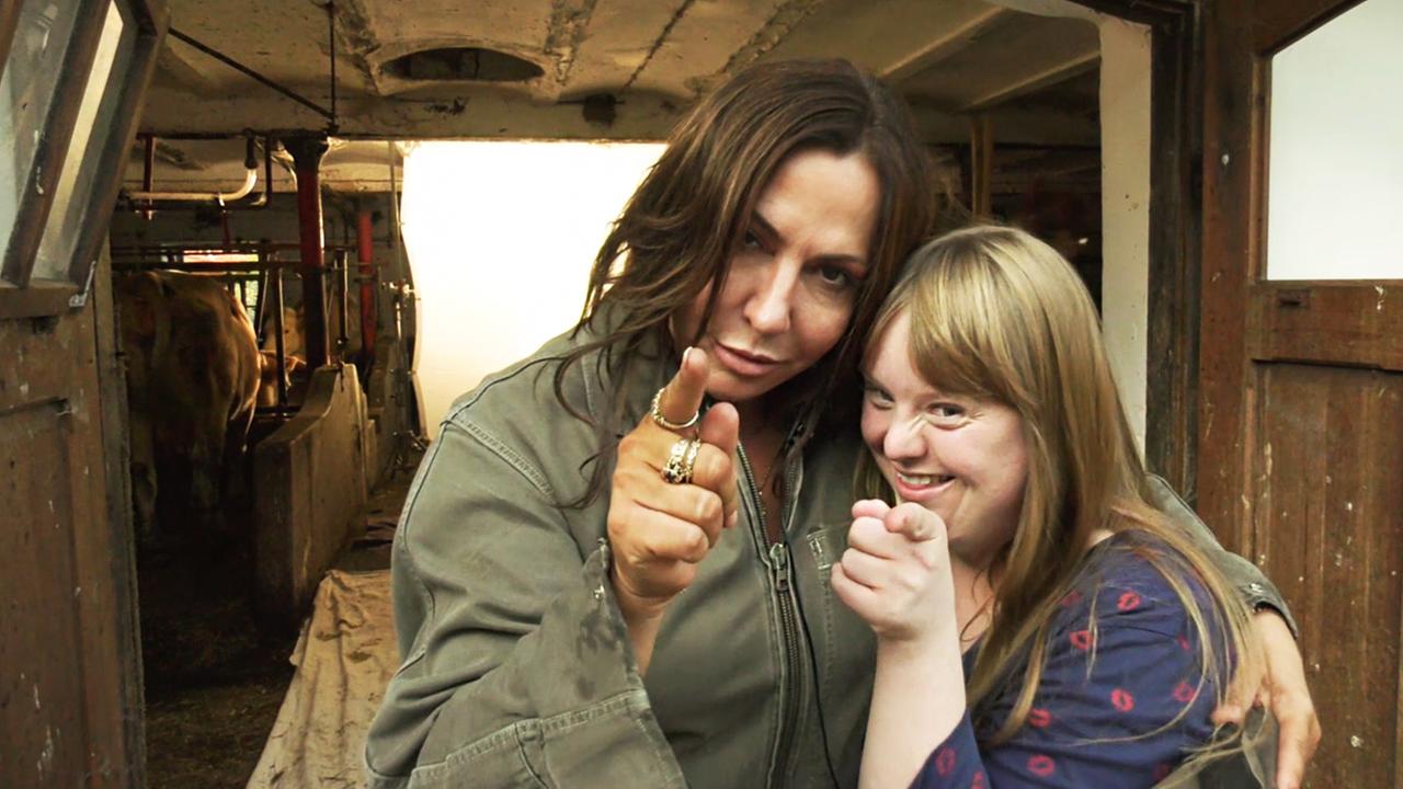 Luisa Wöllisch ist Schauspielerin mit Down-Syndrom. In Frühling spielt sie die junge Frau Mila. 