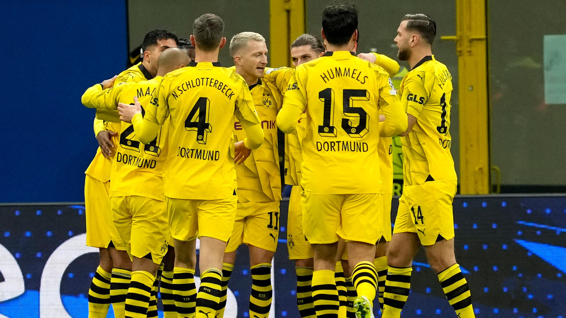AC Mailand - Borussia Dortmund: Jubel um Torschütze Marco Reus (Mitte)