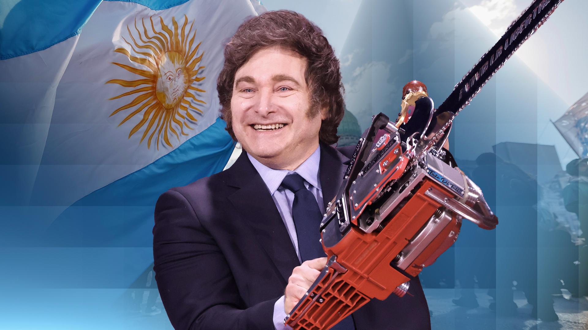 Der argentinische Präsident Javier Milei mit einer Kettensäge in der Hand vor der argentinischen Flagge.