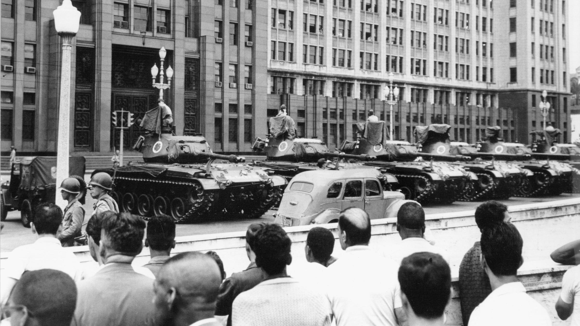 panzer vor kriegsministerium bei militaerputsch in brasilien 1964