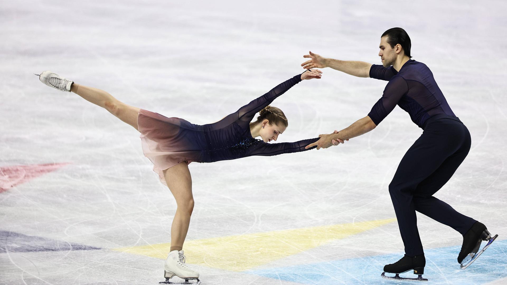 Minerva Hase und Nikita Volodin (Deutschland) in Aktion. 
