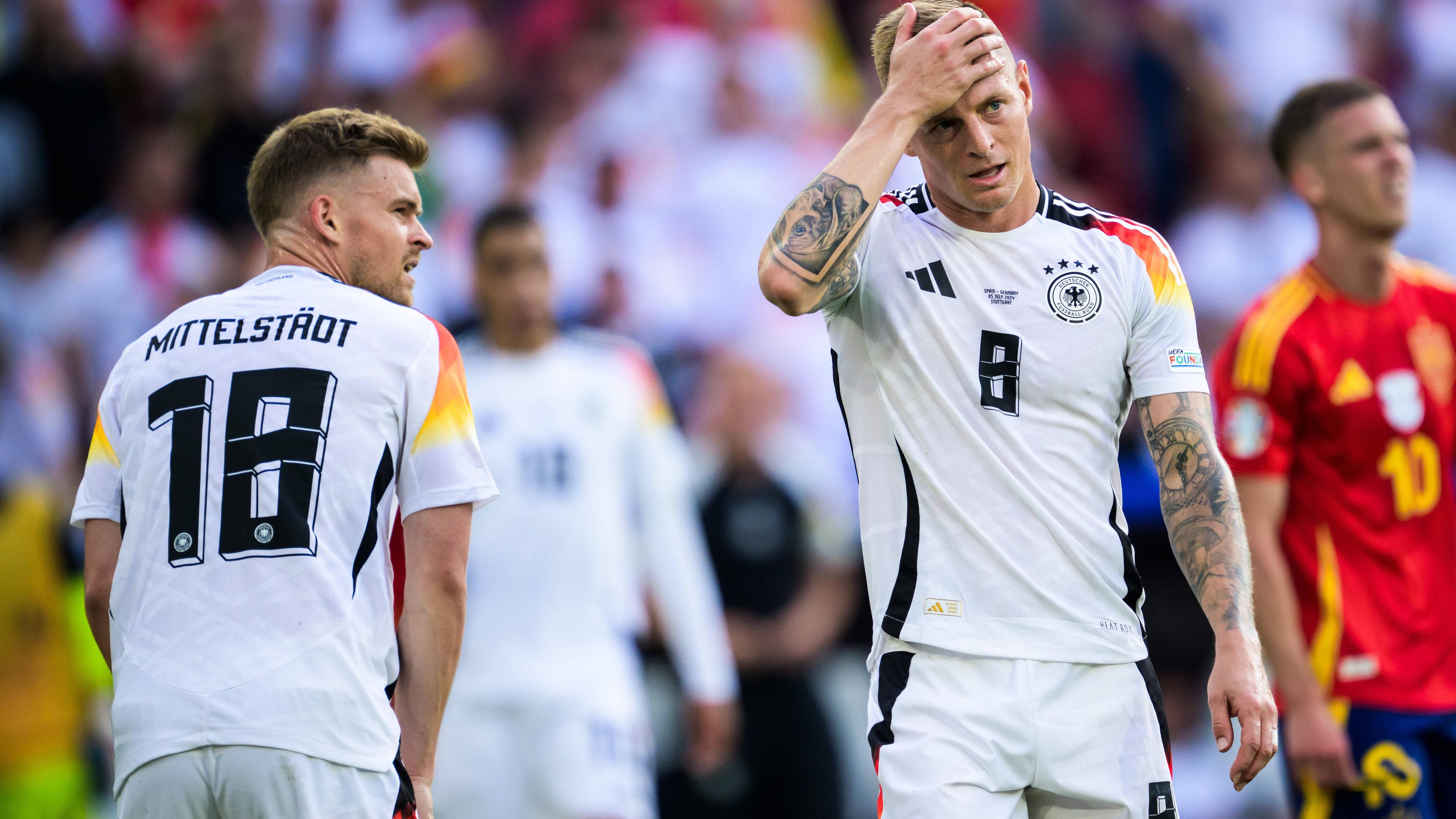 Toni Kroos und Maximilian Mittelstädt.