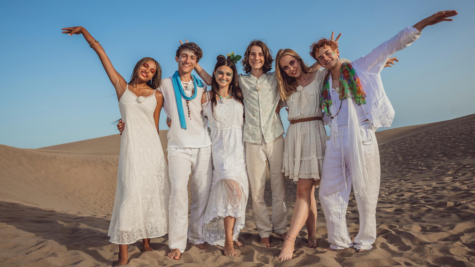 Naomi, Adis, Sofia, Leo, Lia und Jasper sind für einen Tag Fotomodel in den Dünen von Gran Canaria