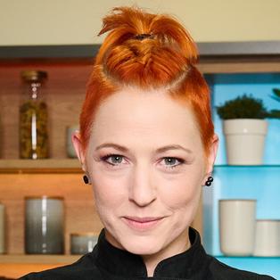 Die Moderatoren und Juroren der Küchenschlacht