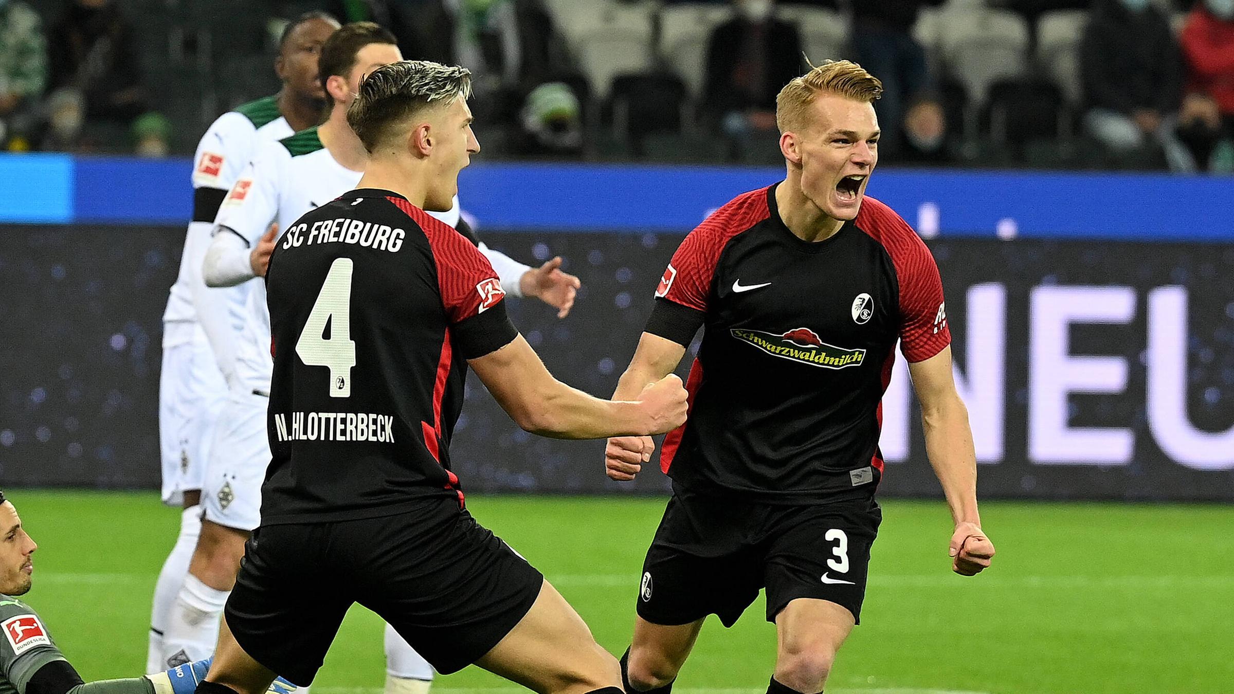 Philipp Lienhart (Freiburg) jubelt nach seinem Tor zum 0:3.