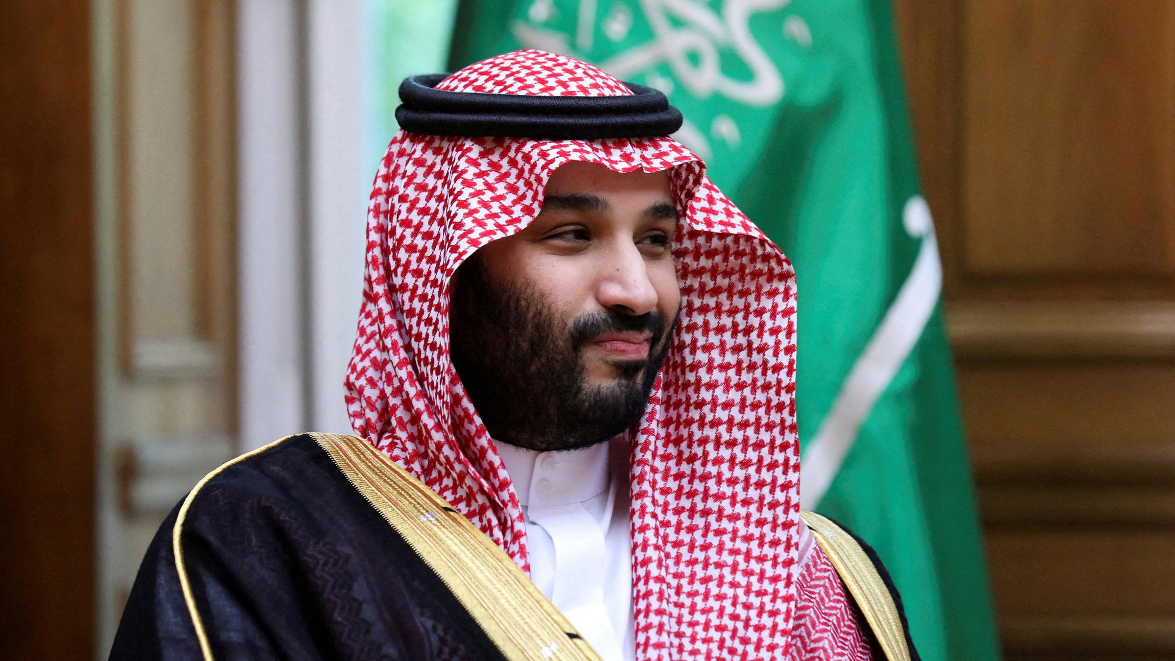 Россия саудовская аравия 2. Мухаммед ибн Салман Аль Сауд. Гарем принца Саудовской Аравии. Мухаммед ибн Салман Аль Сауд с женой. Красивый принц Саудовской Аравии.