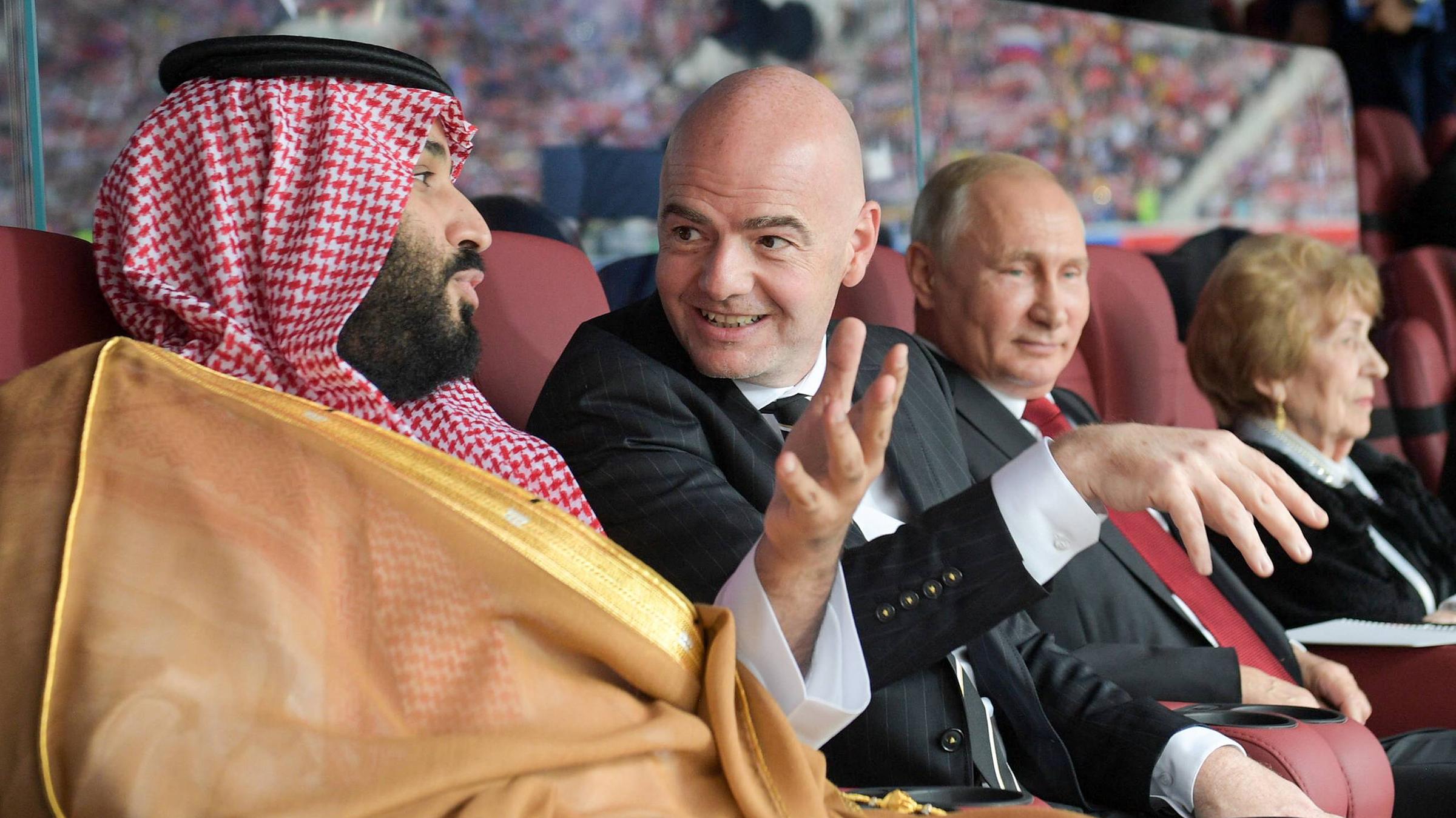 V.l.n.r.: Mohammed Bin Salman, Gianni Infantino und Vladimir Putin, aufgenommen am 14.06.2018
