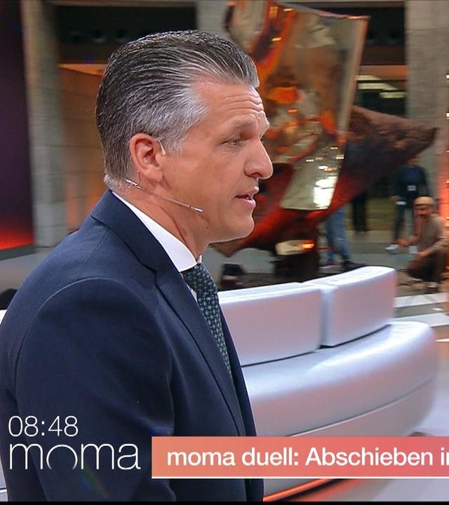 moma-Duell: Abschieben oder nicht?