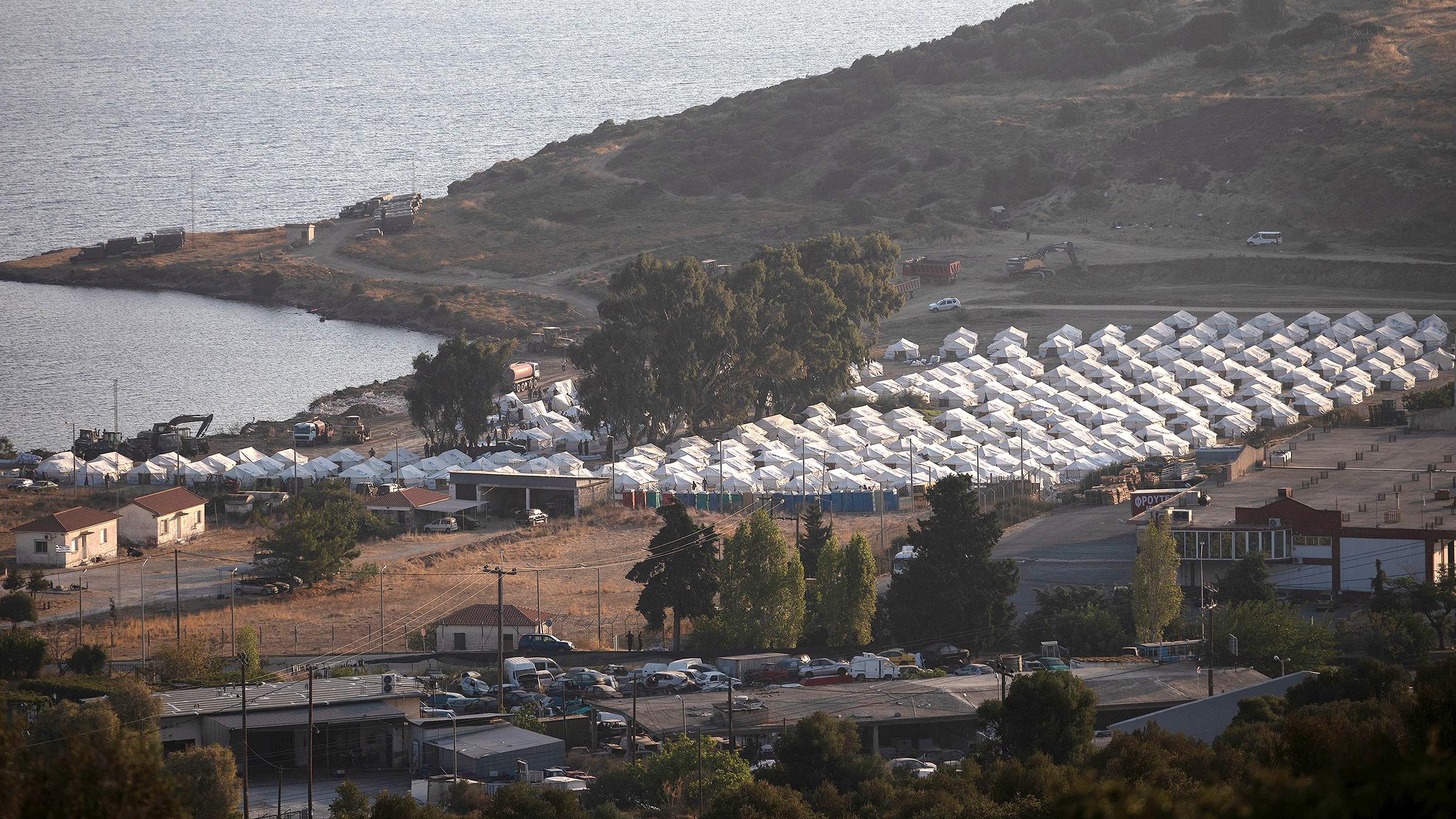 Blick auf ein Ersatzlager für die Flüchtlinge aus dem Camp Moria auf Lesbos.