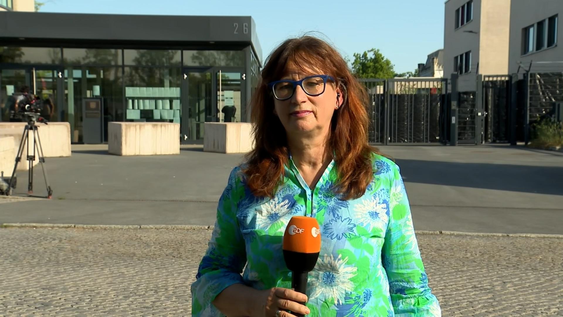Korrespondentin Steffi Moritz-Möller im Gespräch mit ZDFheute live.